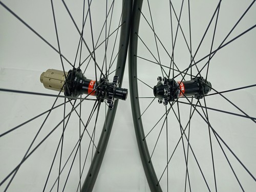 29er Carbon Fiber Mtb Bicycle Wheels 30mm Width 28mm Clincher Tubeless Wheels - Picture 4 of 14