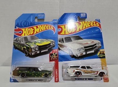 Hot Wheels 1970 Chevy Chevelle SS Wagon Lot Of 2        Old And New!