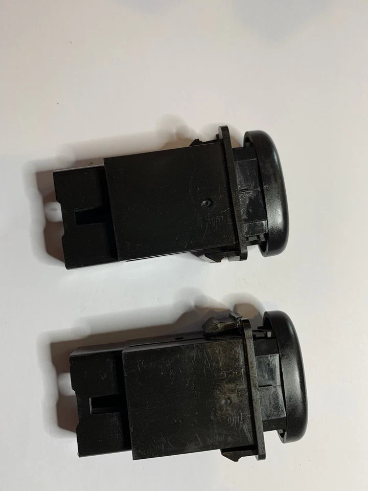 AU Falcon XT XR Fairmont Fairlane aerial up down button -Excellent Condition - image 4 of 4