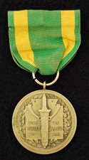 Numbered Spanish War Service Medal with Original Ribbon  Wrap Broach