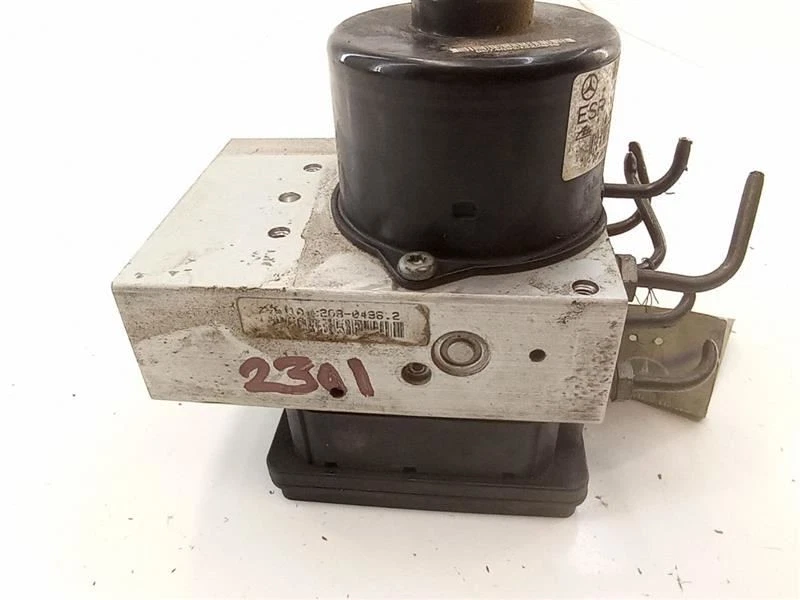 Bomba ABS Mercedes Benz C240 2002 03 04 2005 OEM 2095450232 Foto 3 de 4