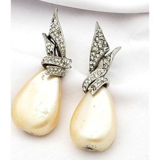 Vintage Les Bernard Dangle Faux pearl rhinestone clip on screw earrings