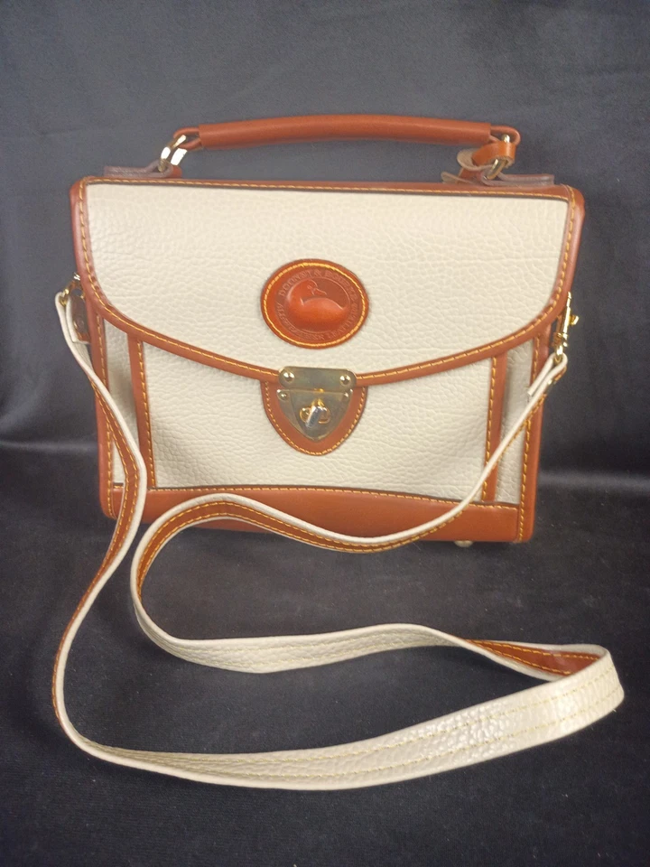 Bolsa satchel tiracolo vintage Dooney & Bourke rara couro para todas as condições climáticas  - Imagem 2 de 4