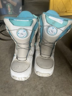 burton grom boa snowboard boots Size 2