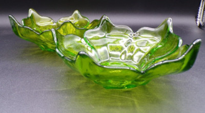 Vintage Pair of Viking Glass Lotus 5 Petal Bowl Green 6 