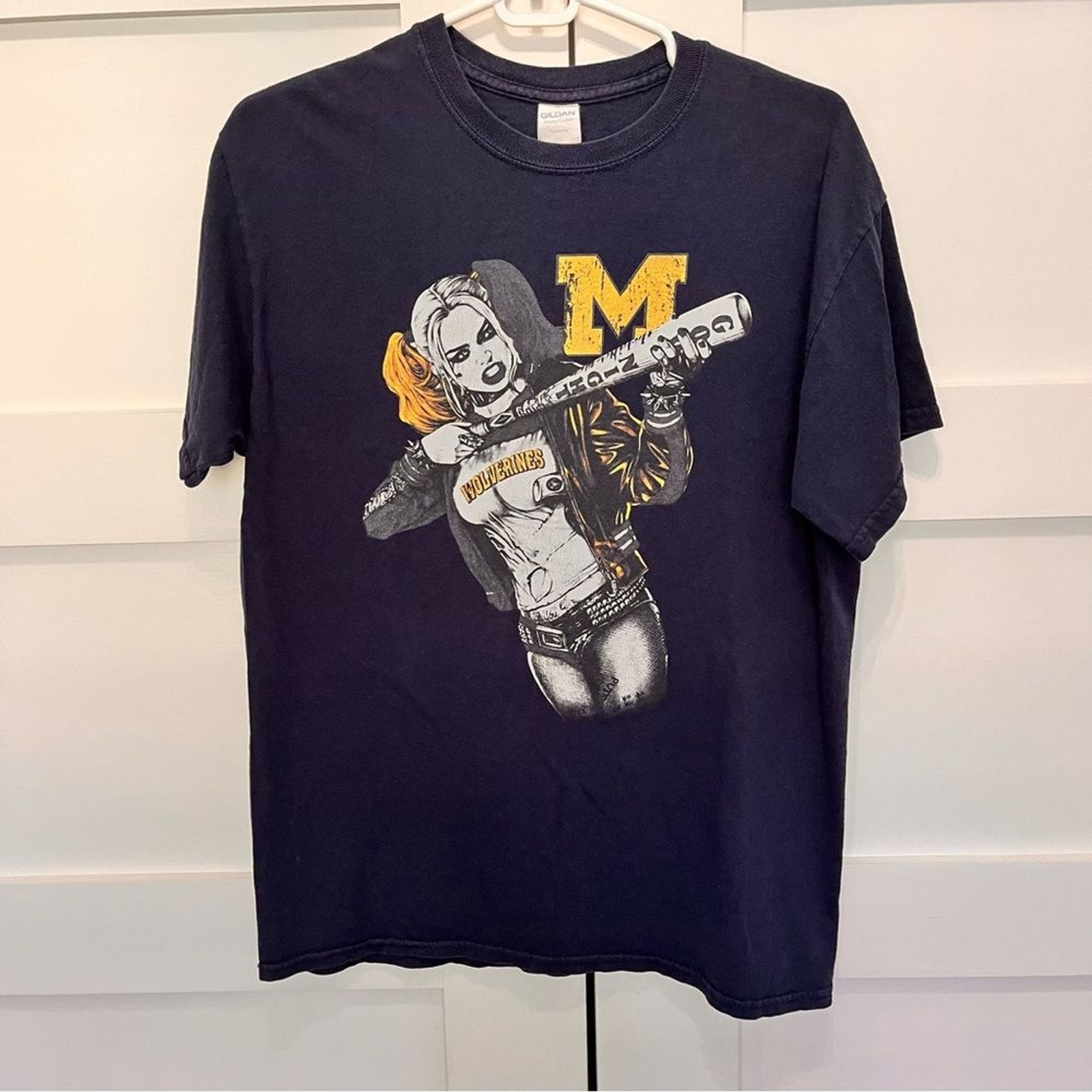Michigan wolverines Harley Quinn suicide squad tee shirt navy blue size medium