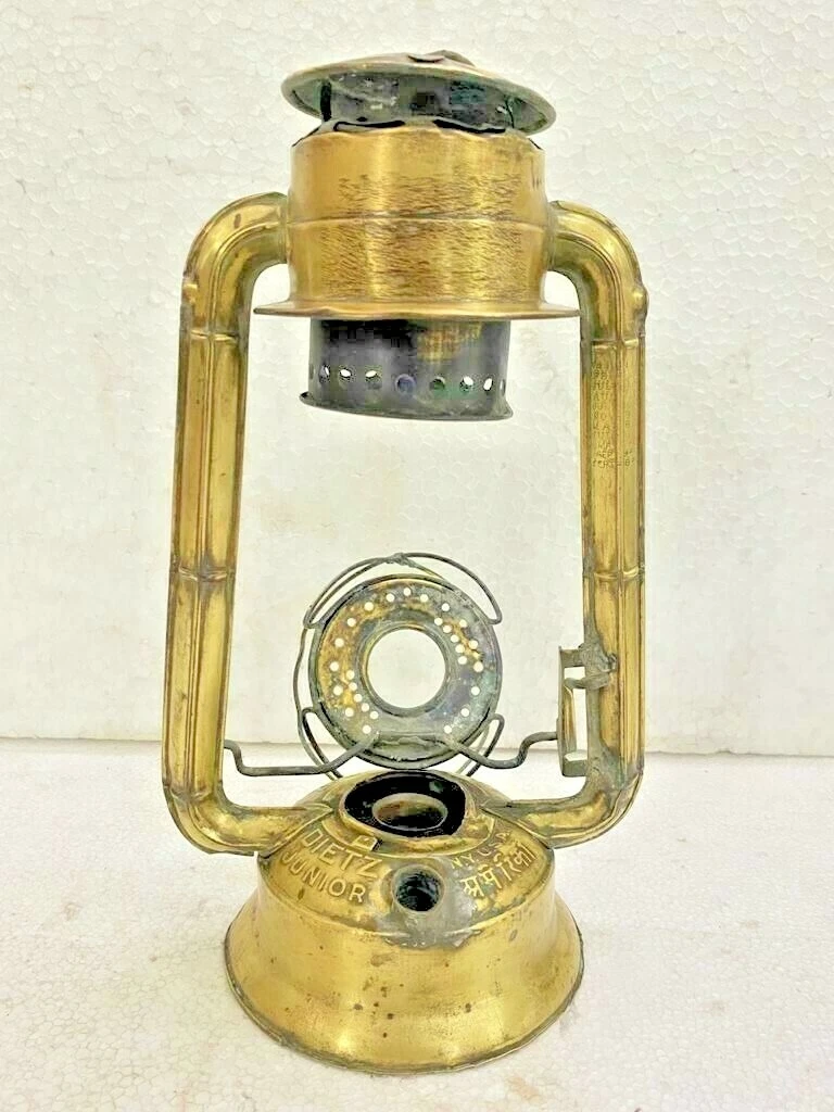 OLD ANTIQUE JUNIOR DIETZ BRASS KEROSENE LAMP / LANTERN WITH ORIGINAL GLOBE, USA