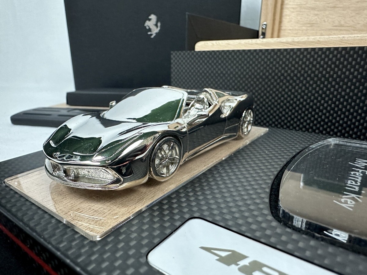 [オーナー限定商品]フェラーリ488SPIDER 木製キーボックス Ferrari 488 Spider Official Accessory Wooden Cigar Humidor Box