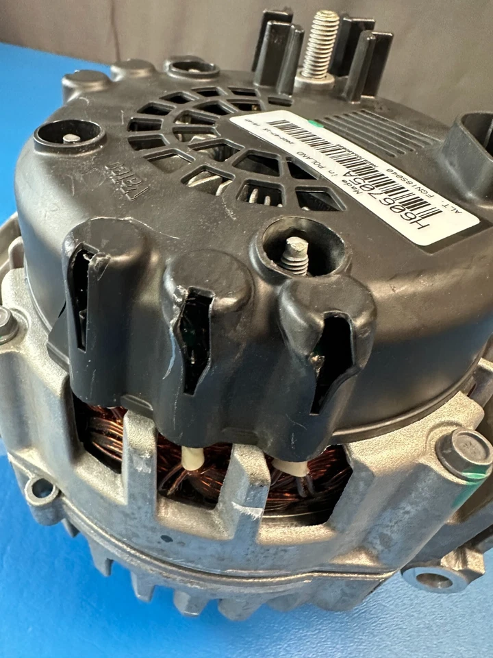 Alternador Premium de repuesto Valeo 439682 para Mercedes-Benz S400 2010-2013 Foto 2 de 4