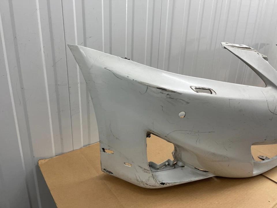 Lexus IS250 F 2012 deportivo parachoques delantero faros arandela orificios PDC 52119-53660 Foto 3 de 4