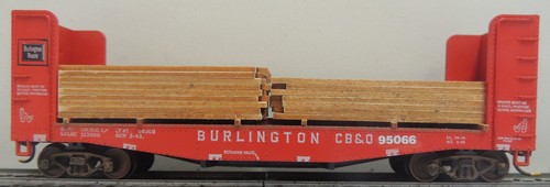 COCHE PLANO ATHEARN BURLINGTON 40' CON CARGAS MAGNÉTICAS DE MADERA RTR ST KD'S CAR # 95066 | Condition: Used