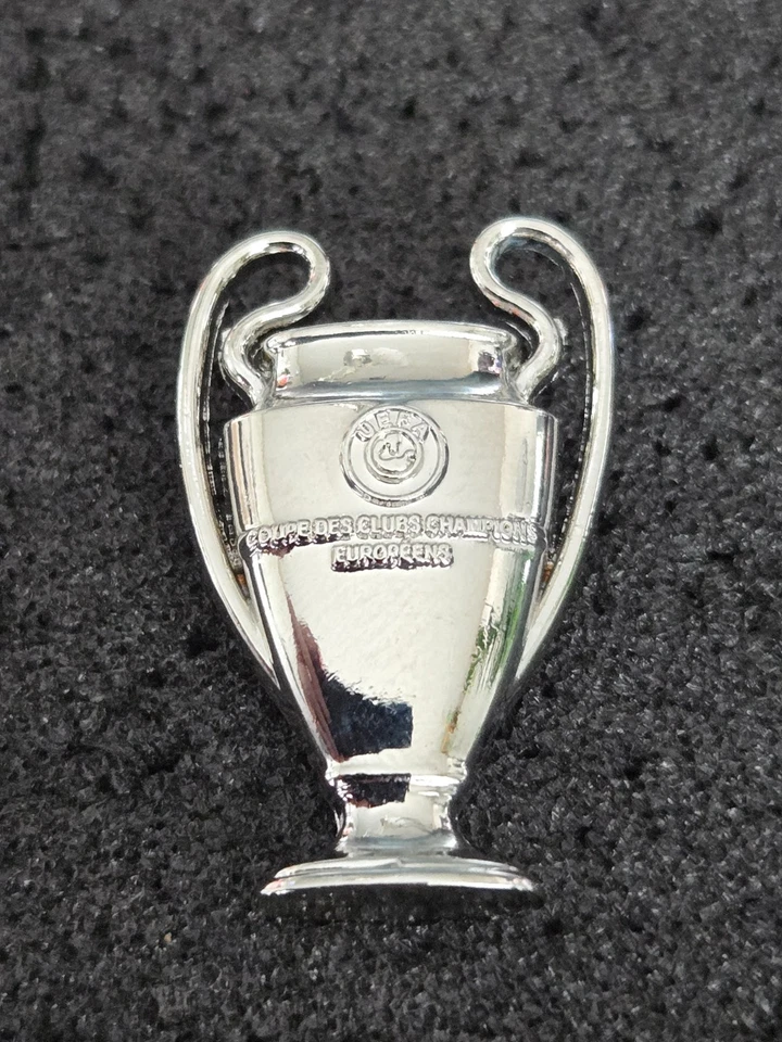 Henkelpott - Pokal Champions League ➔ Fussball ➔ Pin/Pins ➔ aus Sammlung *26546 - Bild 1 von 1