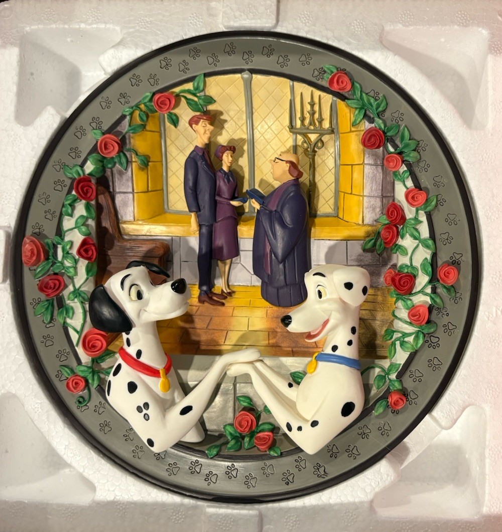 Rare Disney 101 Delmation Limited Edition Wedding Bells 3D Collectible Plate