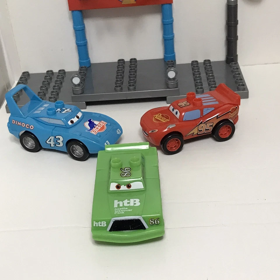 MEGABLOKS DISNEY PIXAR CARS Dinoco #43- Rust-eze #95 & htB #86 Play Set Pieces - Image 3 of 4