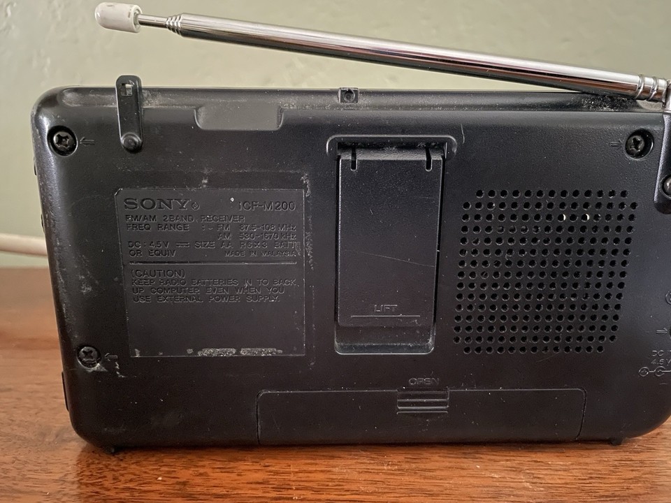Sony Portable AM FM Radio . Model ICF-M200 | eBay