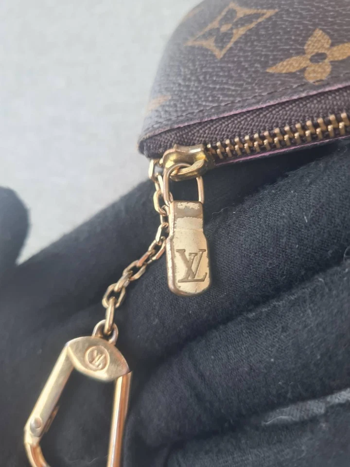 Louis Vuitton Vivienne Holiday Ski Monograma Llave Bolsa Clés Edición Limitada Foto 4 de 4