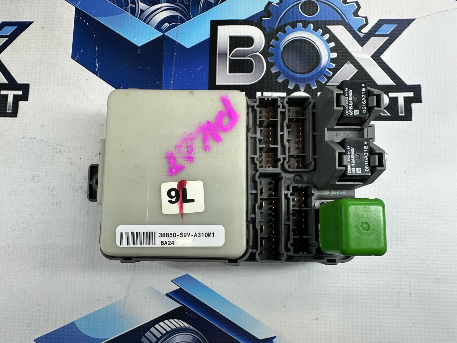 2003-2008 HONDA PILOT CABIN FUSE BOX PASSENGER SIDE 38850-S9V-A110-M1