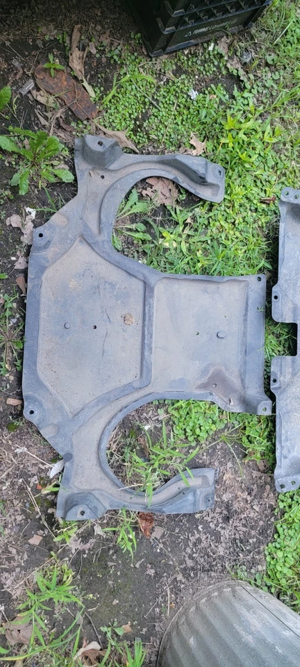 12-18 MERCEDES BENZ CLS550 W218 ПОД ДВИГАТЕЛЬ ЗАЩИТА ОТ БРЫЗГ ЗАЩИТНАЯ КРЫШКА ЛОТОК OEM - Изображение 4 из 4