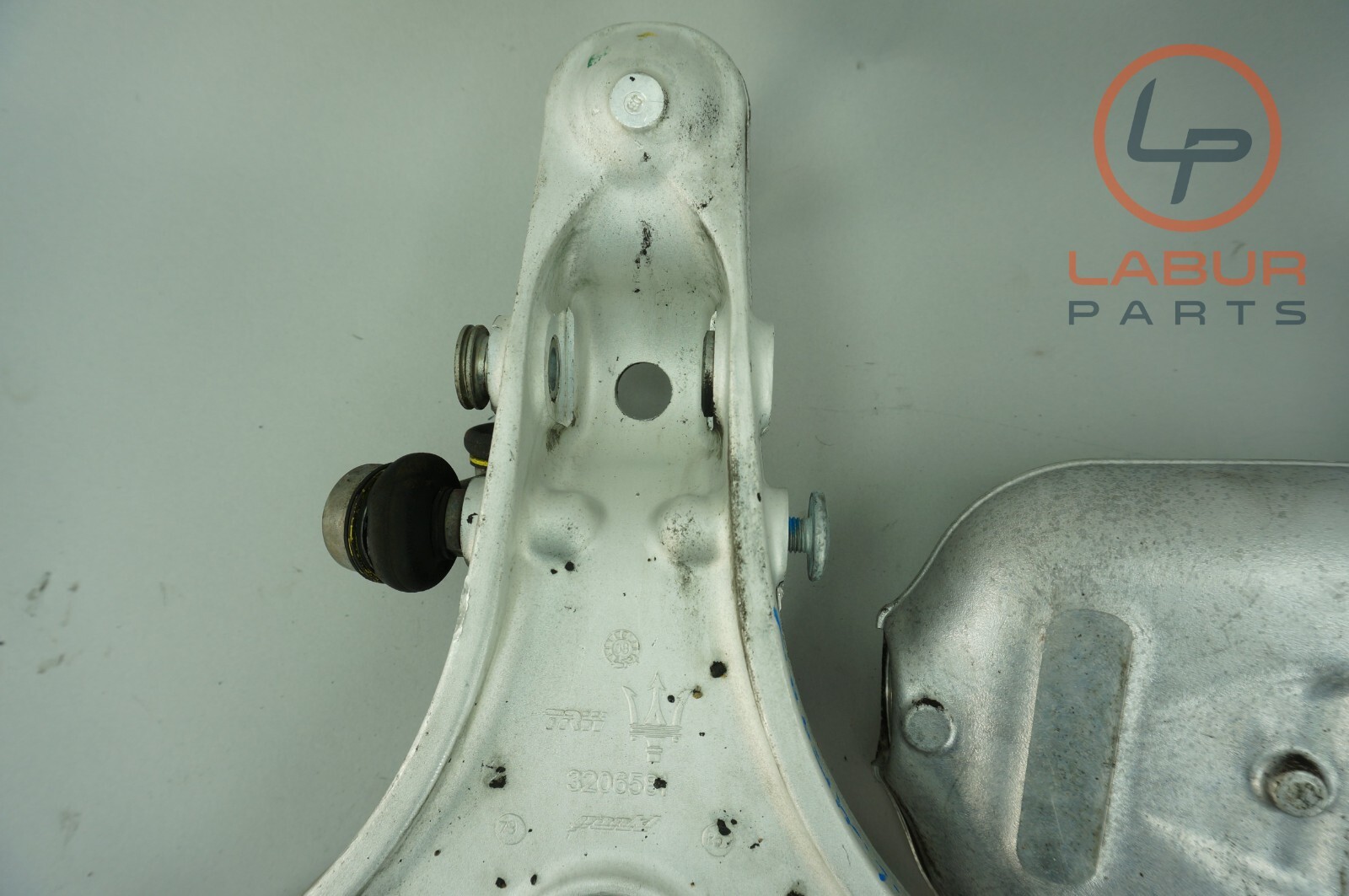 M139 03-10 Maserati Quattroporte Front Left Side Control Arms Arm Set Z6487