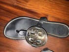Tory Burch Women’s Leather Thong Sandals Black Gold Logo Slip-On Size 7 — photo 4