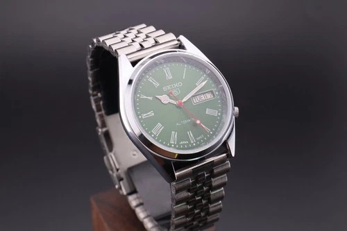 Vintage Seiko 5 Automatic 7009A Japan Made Men's Wrist Watch, Day/Date