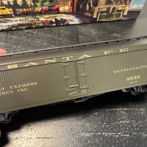 Athearn HO Scale Santa Fe Refrigerator - Free Post - Picture 4 of 9