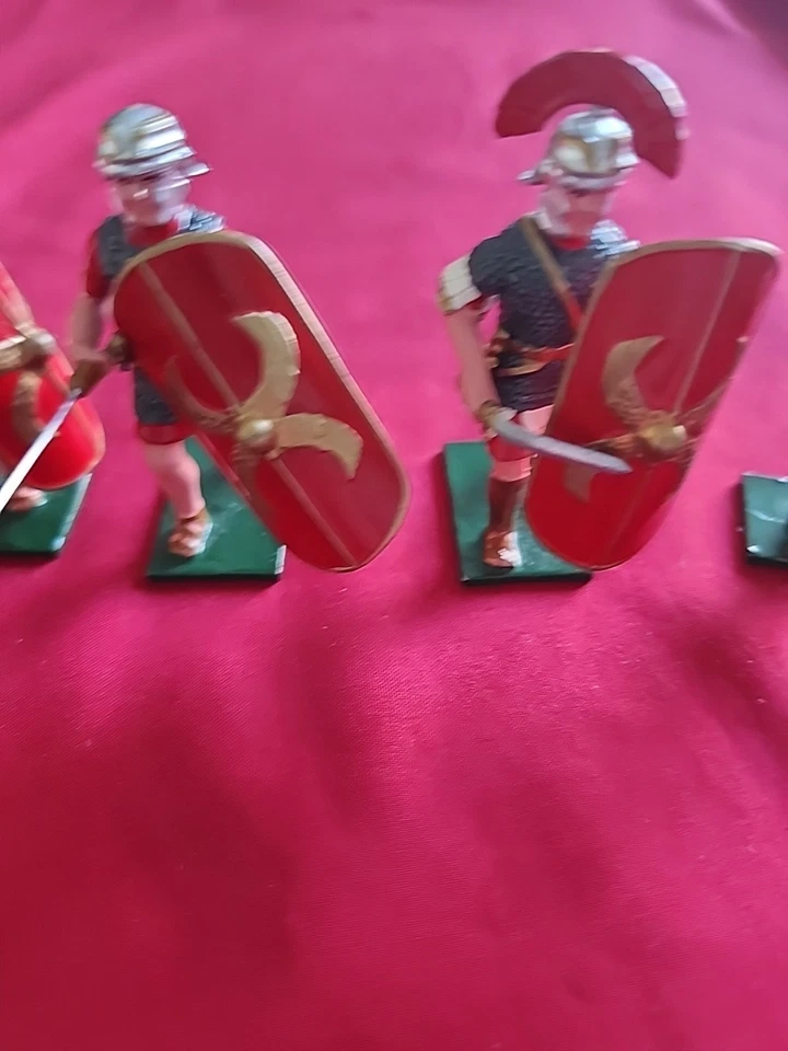 7 soldados romanos marchando metal Foto 4 de 4