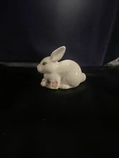 Russ Berrie and Co-Sweetest White Porcelain Bunny Rabbit w/ Floral Accents-#1058
