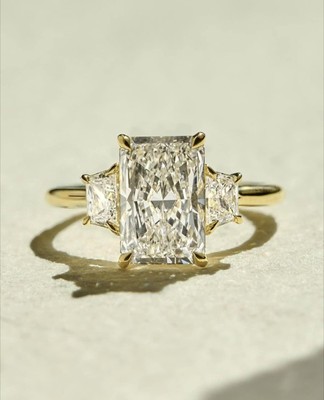 4CT Radiant Cut Lab Grown Diamond Engagement Ring, IGI Certified.14K Yellow Gold