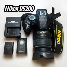 Nikon D5200 DSLR Camera 18-55mm Lens with Wireless Remote Strap Good Cond