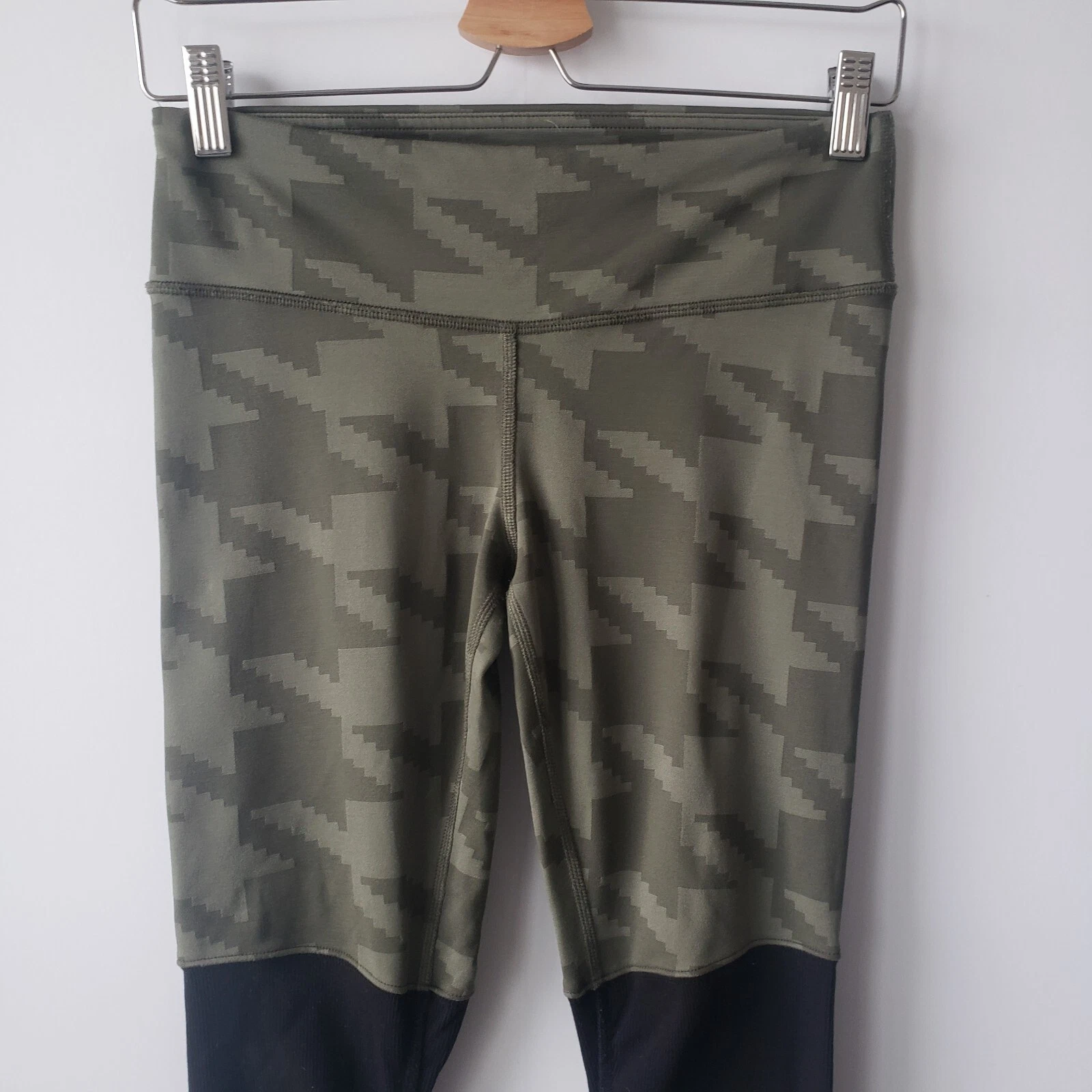 alo-yoga goddess jungle houndstooth ribbed two tone colorblock leggings