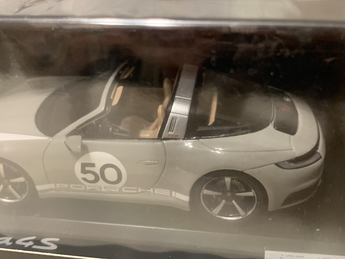 1/43 ポルシェ 911 targa4S ヘリテージエディション 992 Porsche 911 Targa 4S (992) Heritage Edition Blue Minichamps