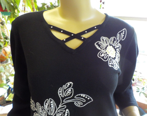 Alfred Dunner Embroidered Sweater Size PL NWT Black Floral Multi Laced Neck Blen - Picture 2 of 12
