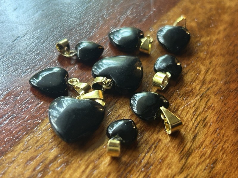 9 Natural Black Onyx Heart Pendants For Jewelry Making! Y26