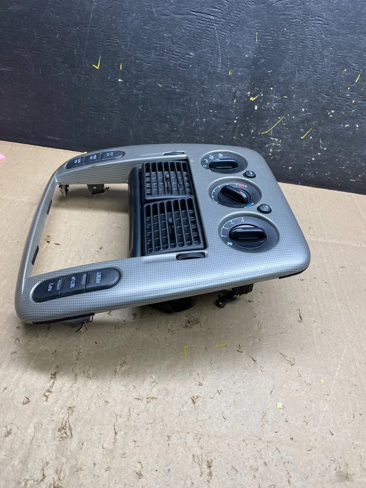 2002 a 2005 Ford Explorer painel de rádio moldura controle climático ventilação de ar u4784 DG - Imagem 2 de 4