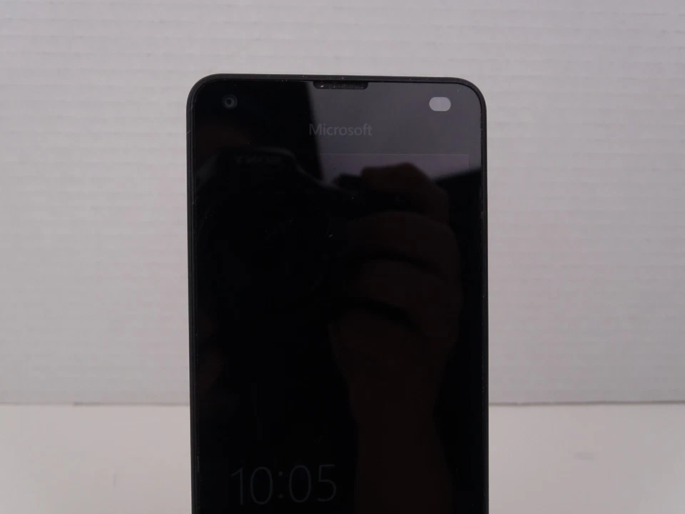 Microsoft Lumia 550 4G LTE 4.7" 5MP CAMERA Windows Quad-core 1GB RAM 8GB ROM - Image 3 of 4