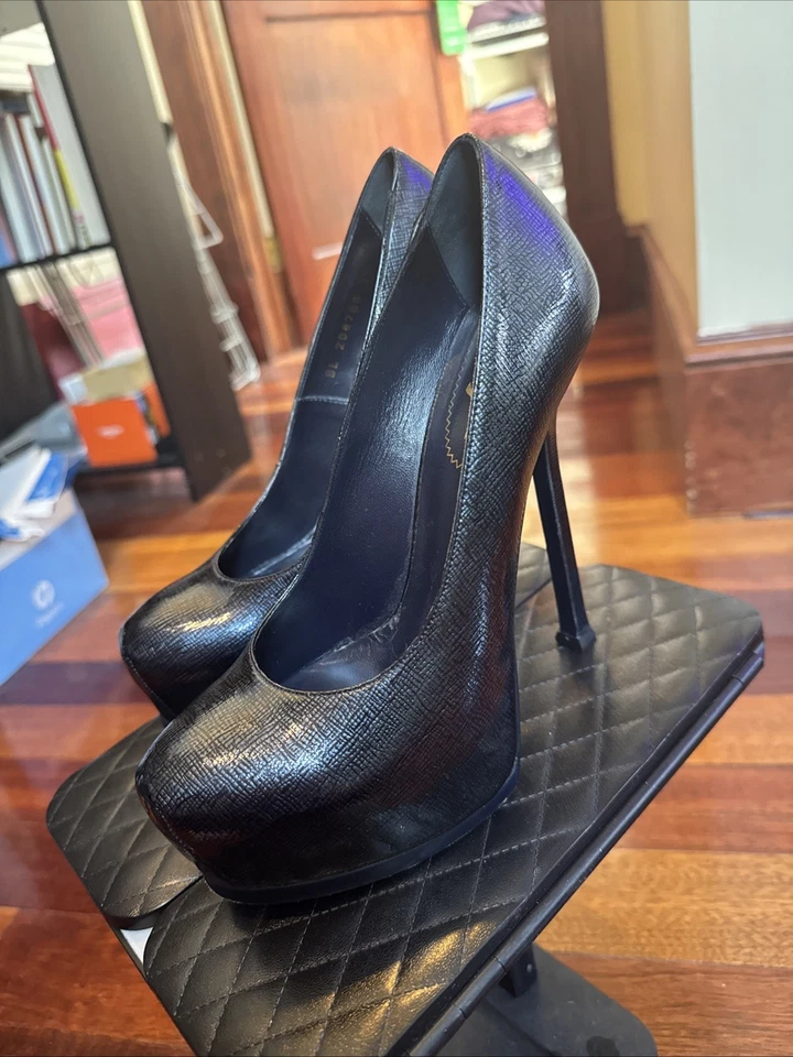 Bomba tributo YSL Saint Laurent - charol azul marino - HERMOSO ESTADO Foto 2 de 4