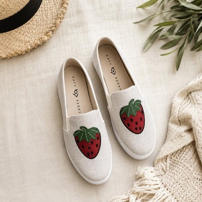 Katy Perry The Kerry Slip On Sneakers Womens 7.5W Beige Strawberry Canvas Flats