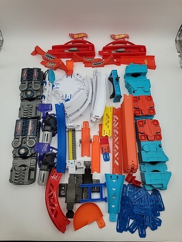 93+pc Hot Wheels Mixed Lot Race Tracks Launchers Other Misc. Pieces Parts