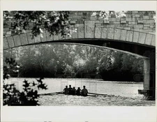 1985 Press Photo Camp Massasoit Campers crew on Lake Massasoit - sra26767