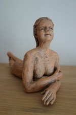 Skulptur Tonfigur liegende Frau Plastik Unikat