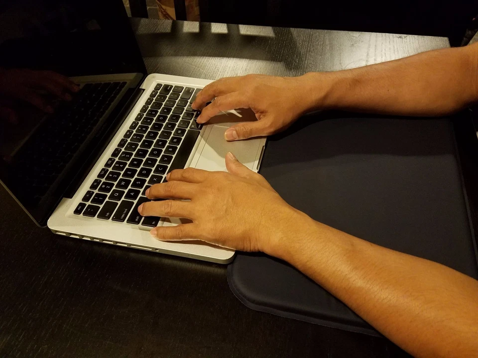 ULTRAGEL® "Gaming" Super Comfy Arm/Elbow/Wrist Rest Gel Pads - Image 4 of 4