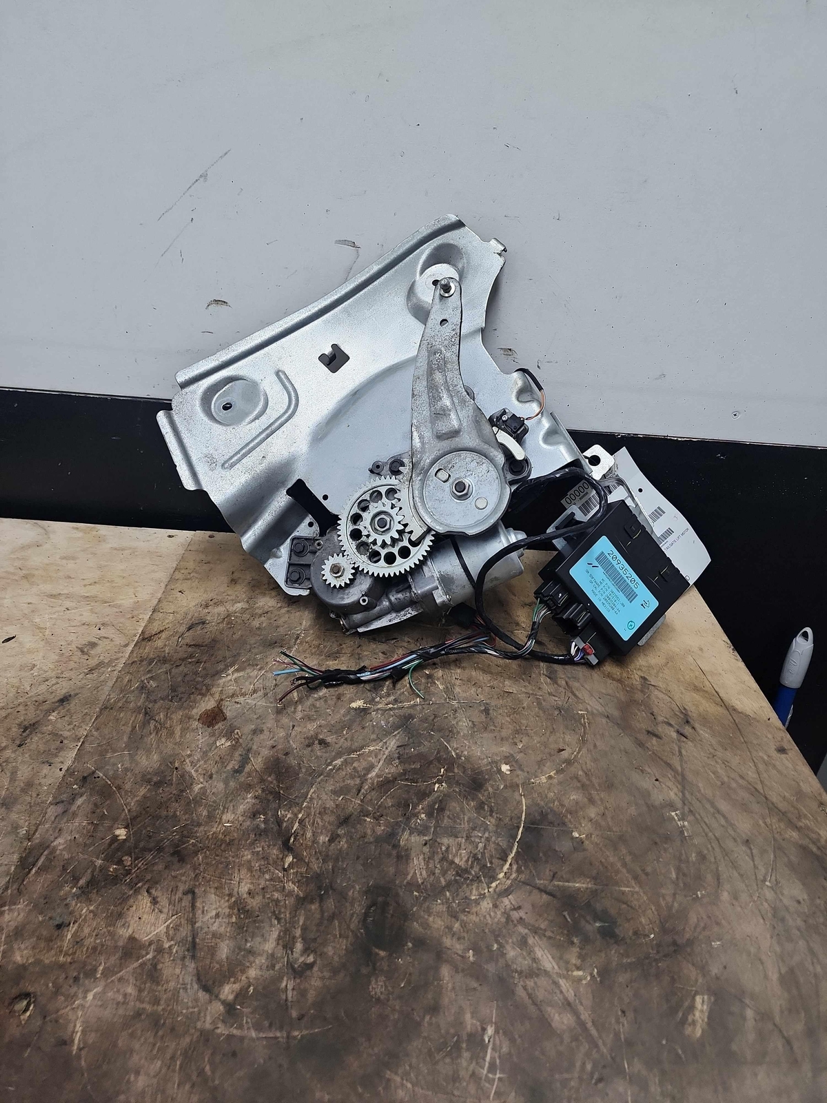 20092017 BUICK ENCLAVE LIFTGATE MOTOR W MODULE 20935205 eBay