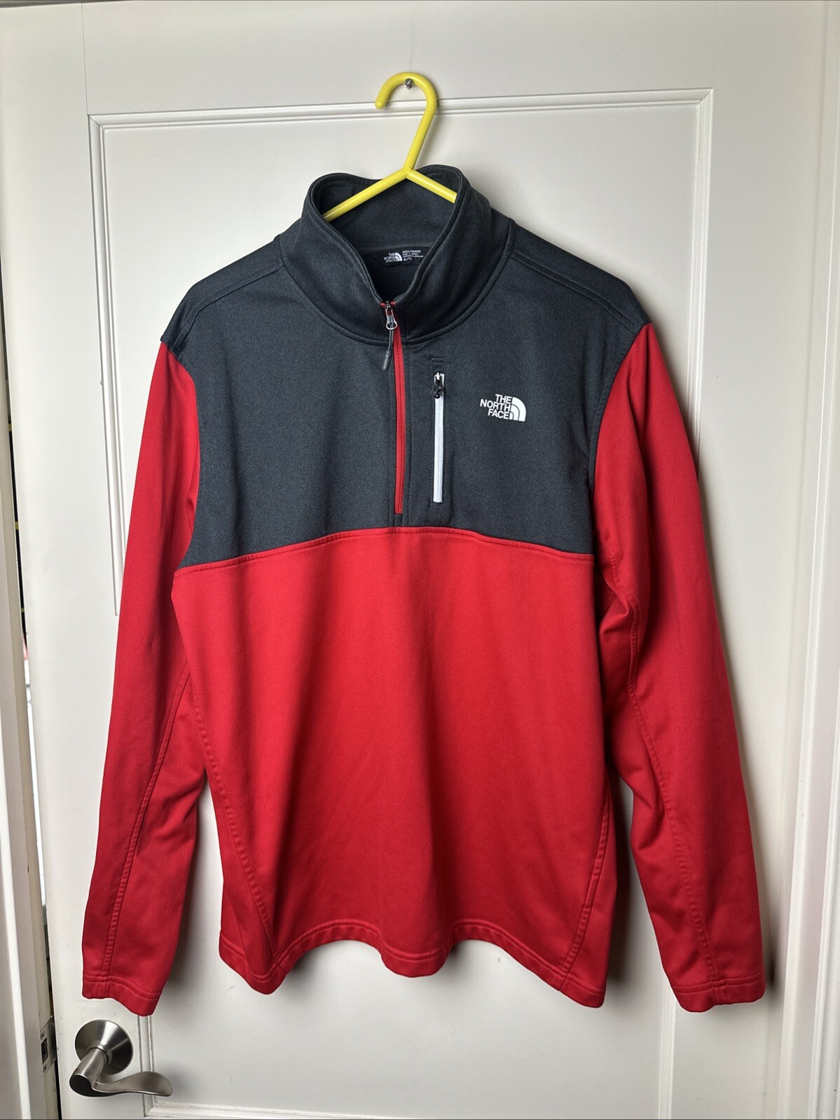 The North Face Men's XL Quarter Zip Pullover Sweatshirt in Red & Black