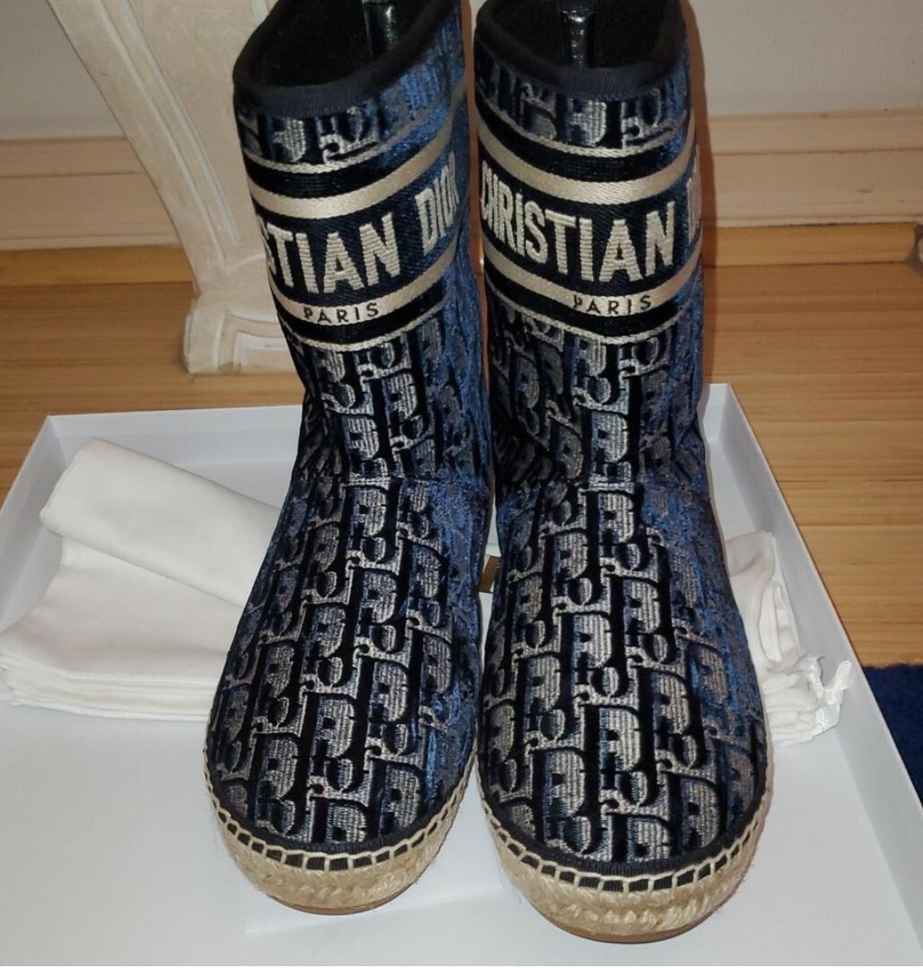 DIOR SHEARLING BOOTS BLUE VELVET DIOR LOGO CANNAGE GIANT PRINT