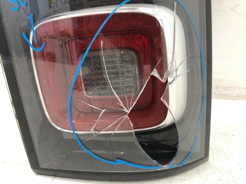 2018-2020 Land Range Rover L405 Rear Right Passenger Taillight OEM Used #826414 - Picture 2 of 8