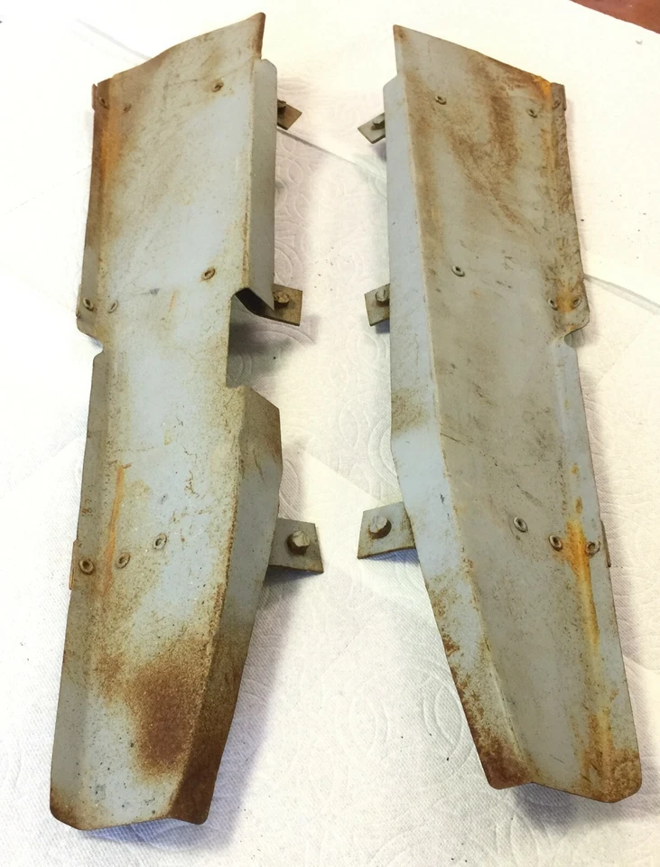 Par de protectores contra salpicaduras de motor usados originales para camión GMC T14 1937 Foto 3 de 4