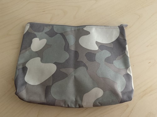 Thirty-One Zipper Pouch Soft Camo - EUC