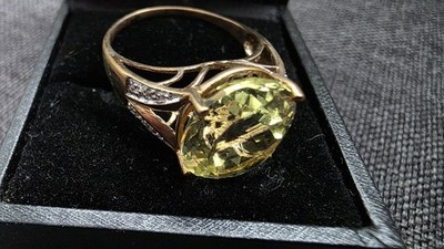 Goldring mit Ouro Verde Quarz (7,0ct) 375er Gold, Grösse 19,7mm, ca. 2,45g Gold