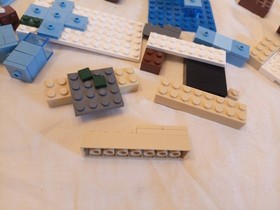 Lego Minecraft The Ice Spikes 21131 for parts incomplete